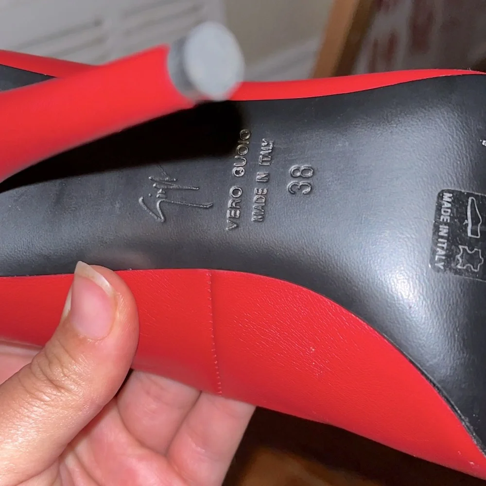 Giuseppe Zanotti Red Pump Gold Zipper - Picture 3 of 3